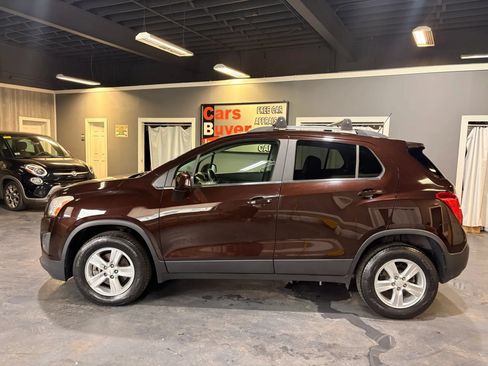 Used 2015 Chevrolet Trax LT w/ LT Plus Package AWD/4WD image 3