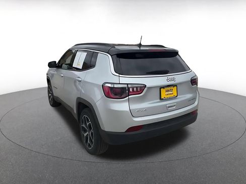 Used 2025 Jeep Compass Limited AWD/4WD image 10