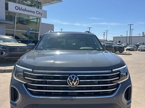 New 2026 Volkswagen Atlas SE FWD image 2