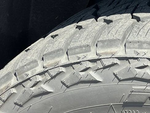 Used 2020 Ford Expedition XLT w/ Equipment Group 201A AWD/4WD image 12