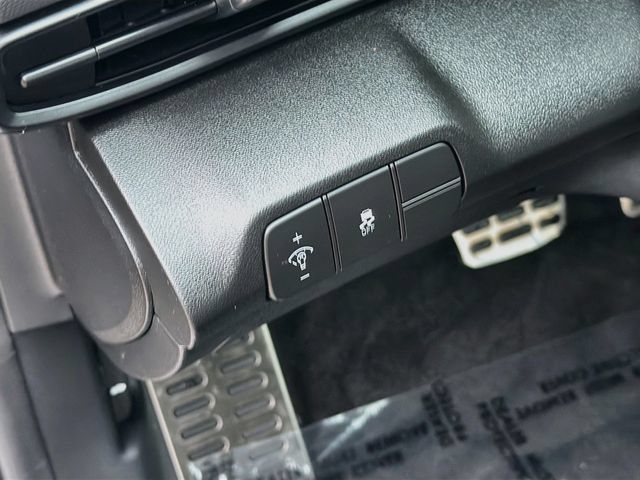 Certified 2025 Hyundai Elantra Sport FWD image 10
