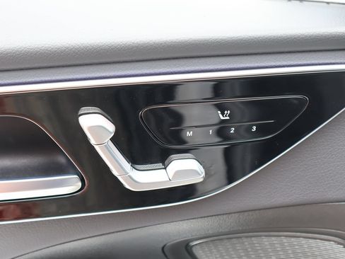 Used 2025 Mercedes-Benz C 300 4MATIC Sedan image 26