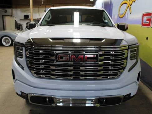 New 2026 GMC Sierra 1500 Denali w/ Technology Package AWD/4WD image 3