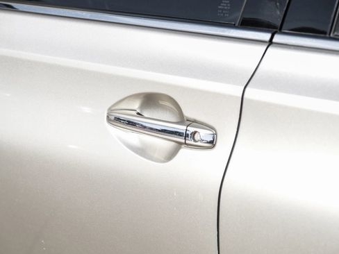 Used 2016 Toyota Avalon XLE Premium image 38