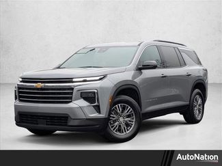 Used 2025 Chevrolet Traverse LT video 1