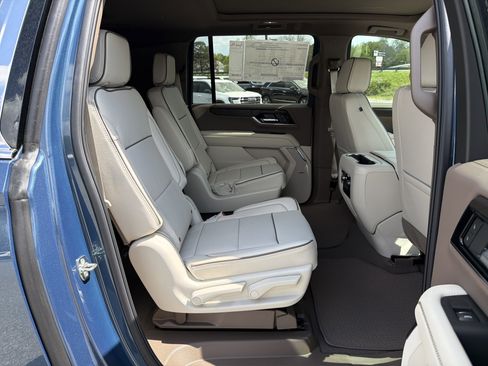 New 2026 GMC Yukon XL Denali w/ Sun & Power Step Package image 19