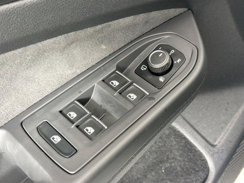 Used 2024 Volkswagen GTI SE FWD image 29