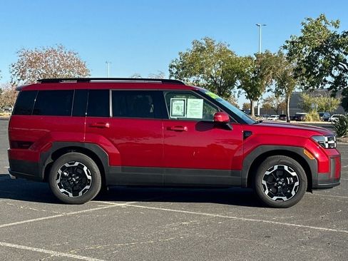 Used 2025 Hyundai Santa Fe SEL image 3