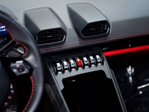 Used 2023 Lamborghini Huracan EVO image 30