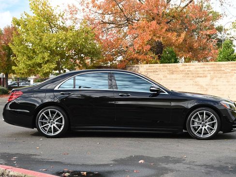 Used 2019 Mercedes-Benz S 560 Sedan image 8
