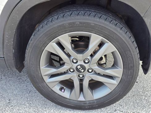 Used 2021 Kia Seltos S FWD image 7