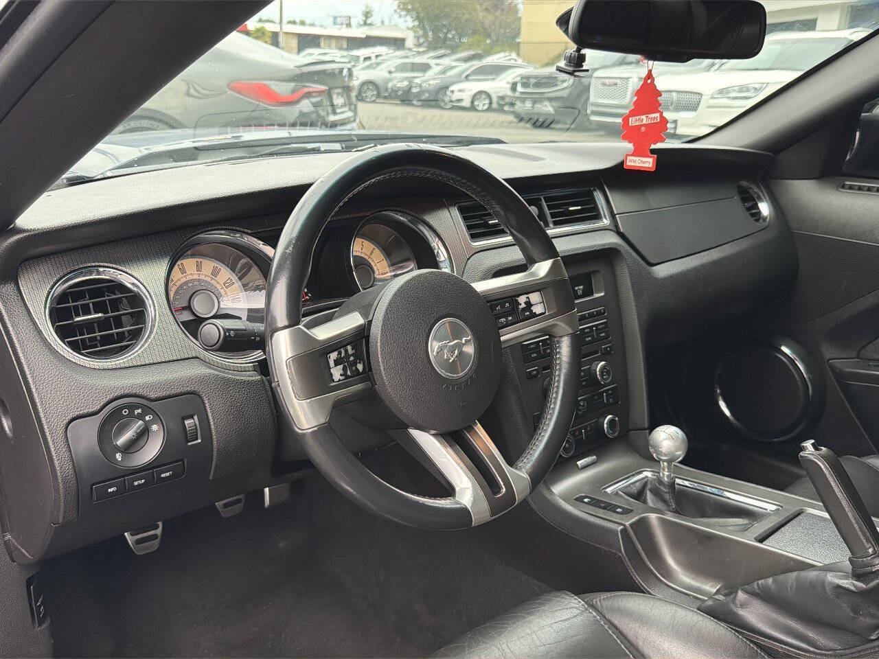 Used 2010 Ford Mustang GT Premium RWD image 28