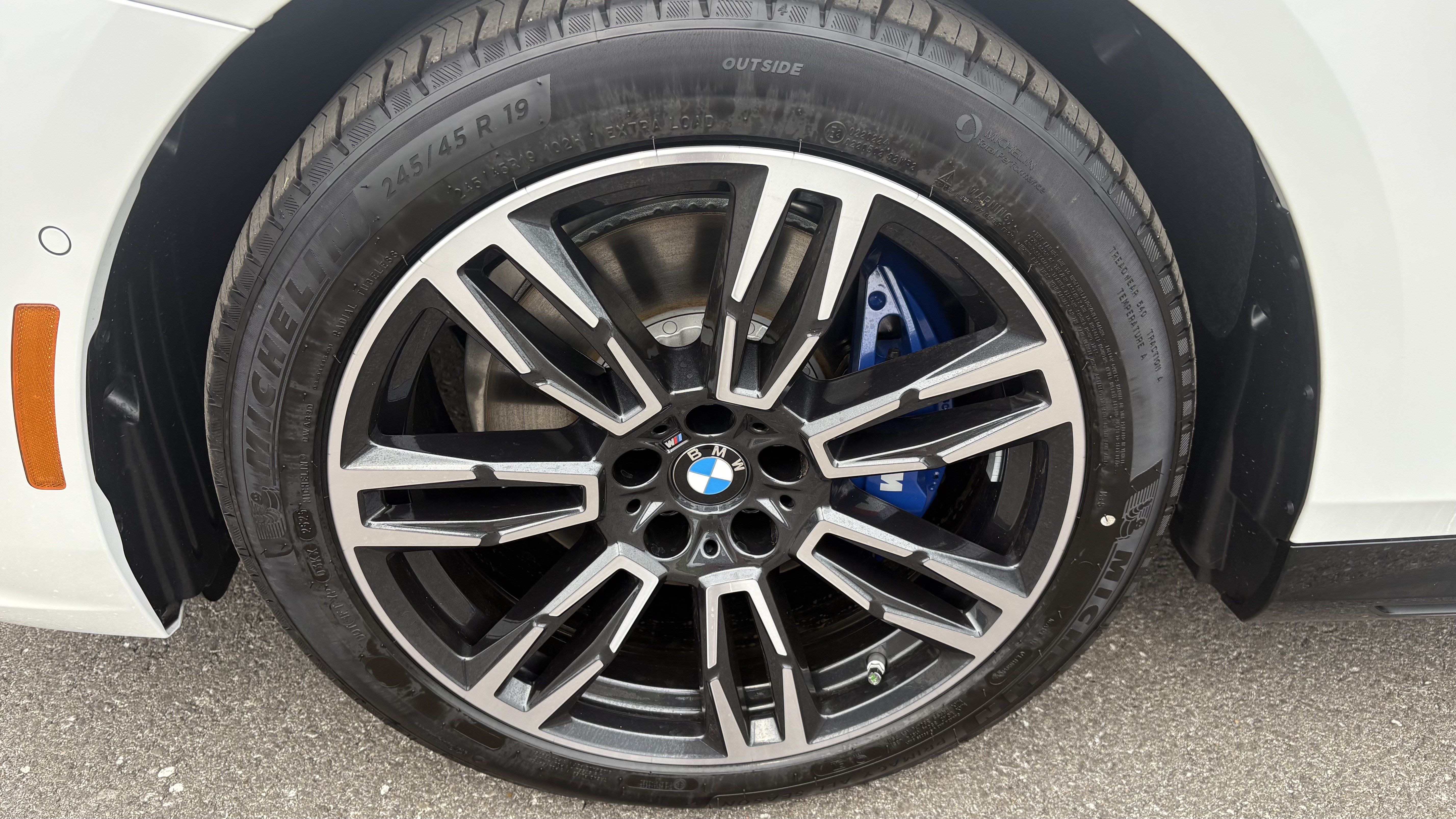 Used 2026 BMW 530i xDrive w/ M Sport Package AWD/4WD image 12