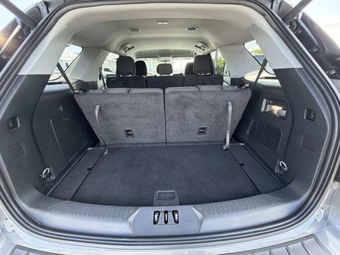 Used 2023 Ford Explorer XLT AWD/4WD image 13