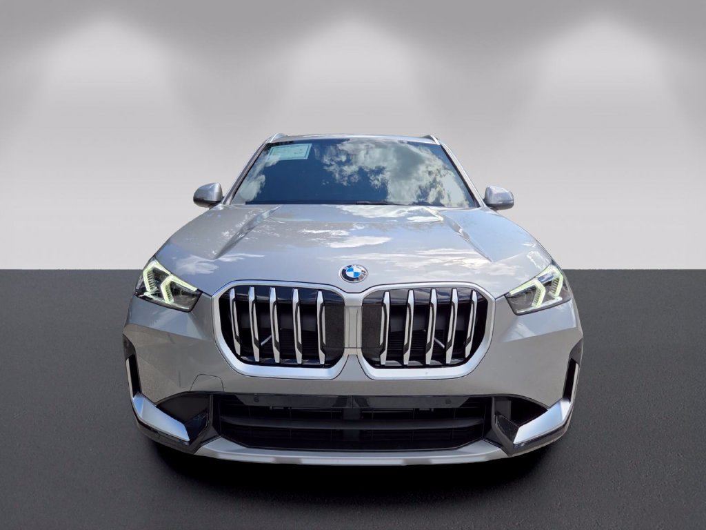 Used 2027 BMW X1 xDrive28i AWD/4WD image 2
