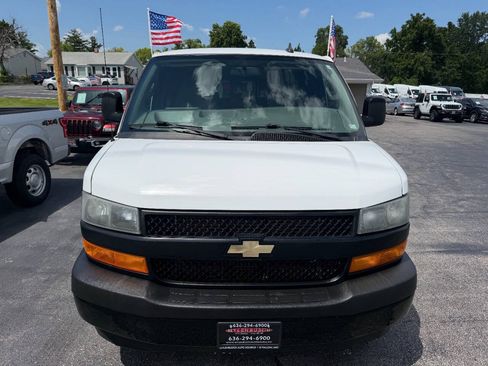 Used 2019 Chevrolet Express 3500 LS RWD image 3