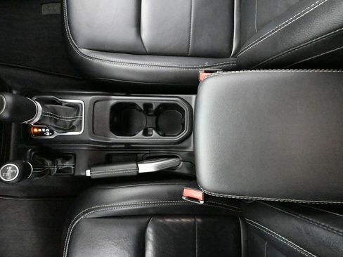 Used 2023 Jeep Wrangler Unlimited Sahara w/ Cold Weather Group image 34