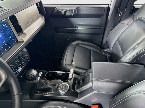 Used 2025 Ford Bronco Outer Banks AWD/4WD image 24