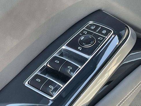 New 2026 Cadillac Escalade Luxury image 18