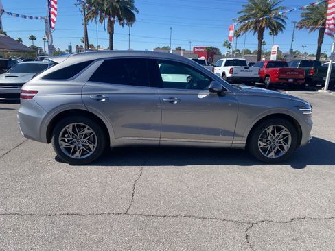 Used 2025 Genesis GV70 2.5T AWD/4WD image 4