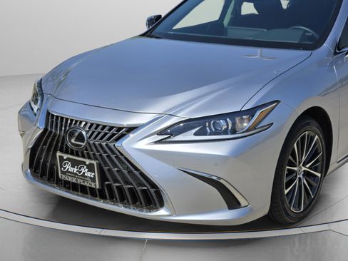 Used 2025 Lexus ES 350 w/ Premium Package image 33