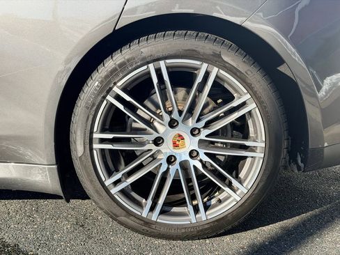 Used 2015 Porsche Panamera 4 image 27