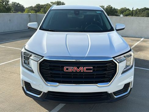 Used 2024 GMC Terrain SLE FWD image 7