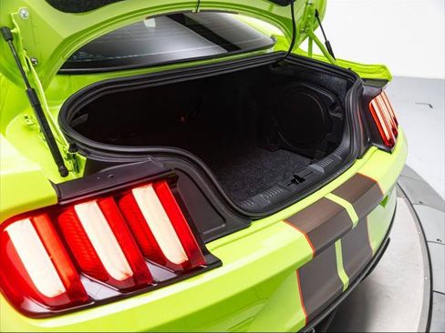 Used 2020 Ford Mustang Shelby GT350R w/ GT350R Equipment Group 920A RWD image 39