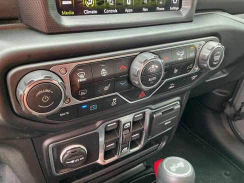Used 2023 Jeep Wrangler Unlimited Sahara w/ Dual Top Group AWD/4WD image 23