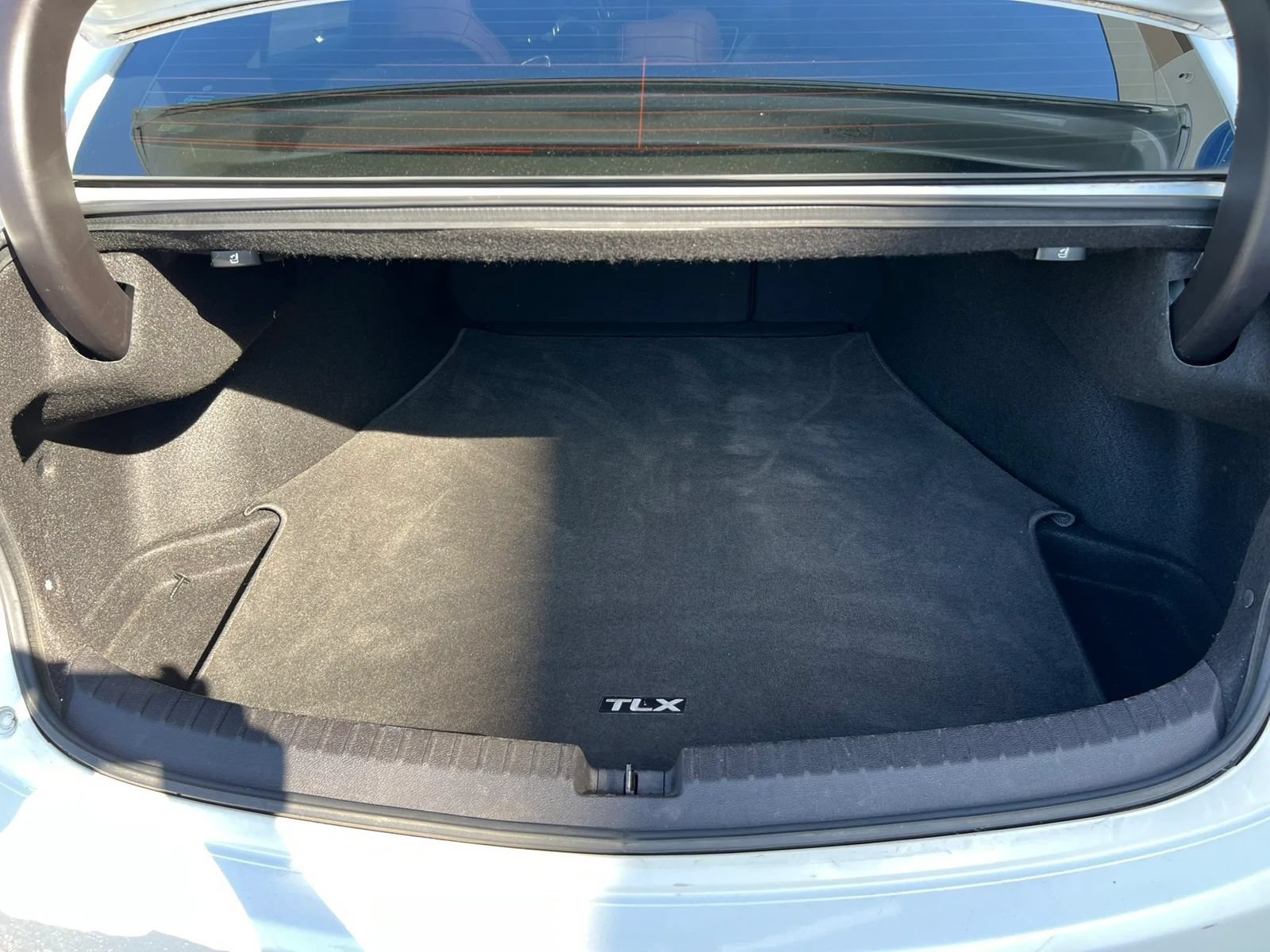 Used 2015 Acura TLX w/ Technology Package FWD image 25
