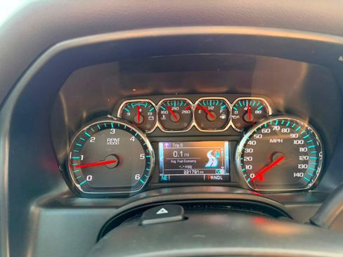 Used 2018 Chevrolet Silverado 1500 LT w/ Trailering Package AWD/4WD image 21