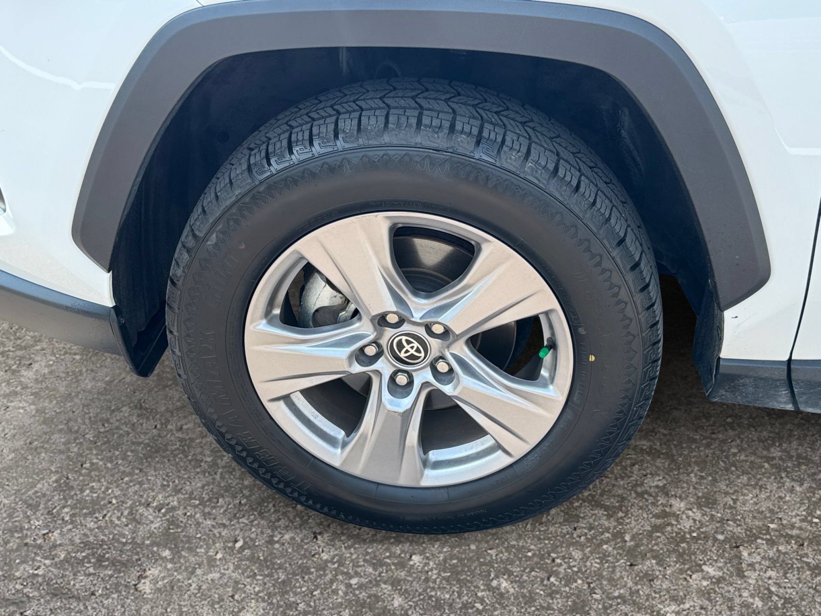 Used 2025 Toyota RAV4 XLE FWD image 13