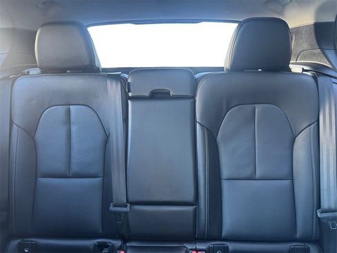 Certified 2025 Volvo XC40 B5 Plus image 20