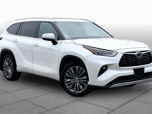 Used 2021 Toyota Highlander Platinum AWD/4WD image 3