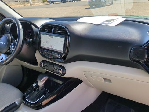 Used 2023 Kia Soul EX image 33