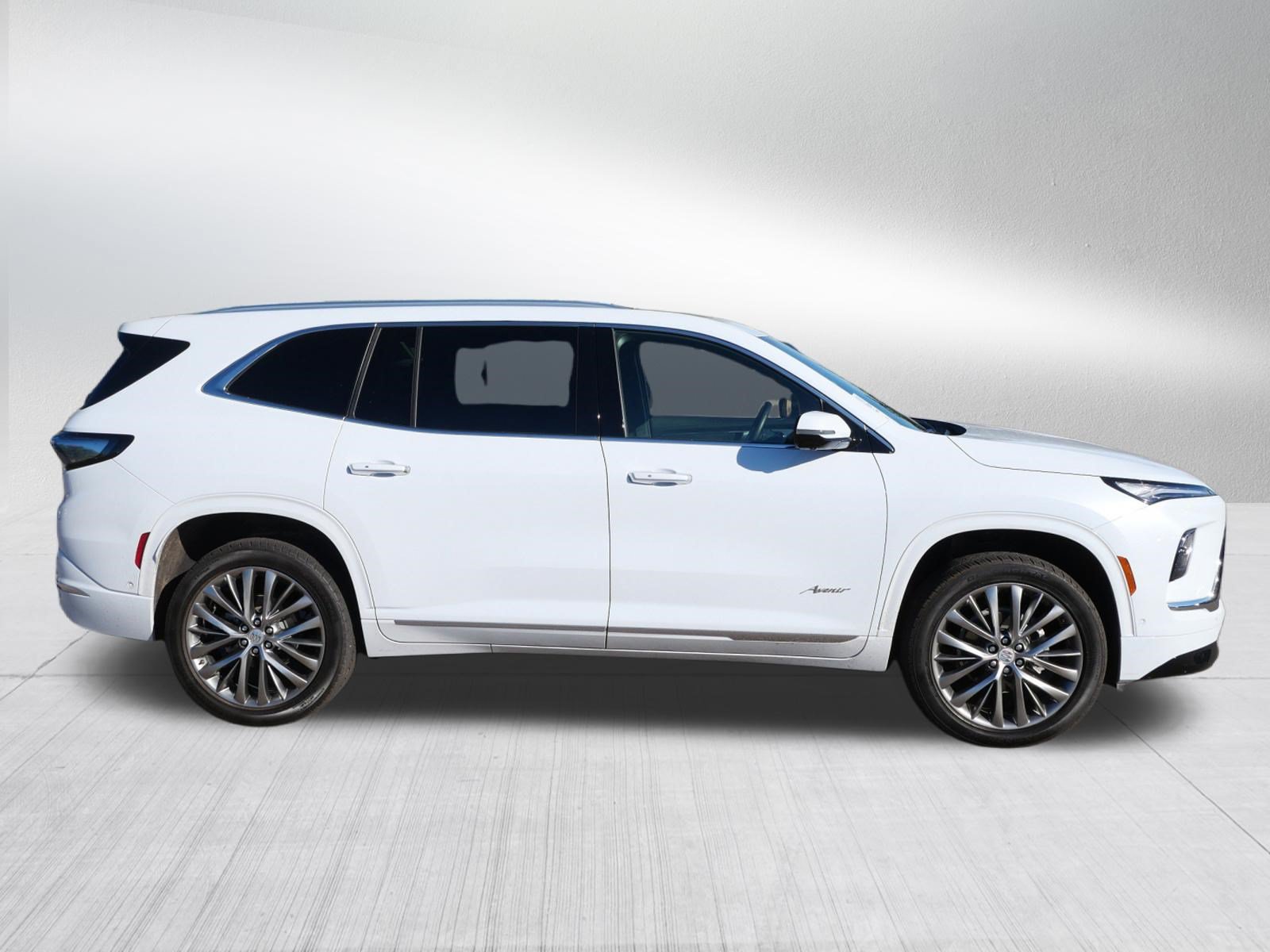 Used 2026 Buick Enclave Avenir w/ Super Cruise Package FWD image 8