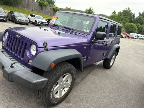 Used 2018 Jeep Wrangler Unlimited Sport S AWD/4WD image 3