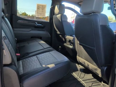 Used 2023 Chevrolet Silverado 1500 ZR2 image 43