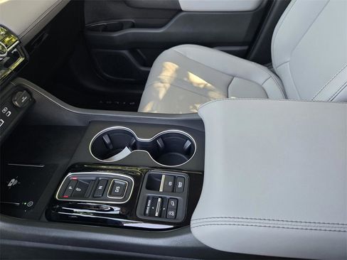 New 2025 Honda Pilot Touring image 23