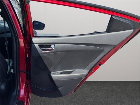 Used 2016 Hyundai Veloster w/ Option Group 02 image 30