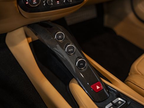 Used 2014 Ferrari F12 Berlinetta RWD image 44
