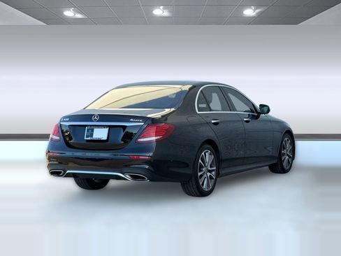 Certified 2018 Mercedes-Benz E 400 4MATIC Sedan image 9