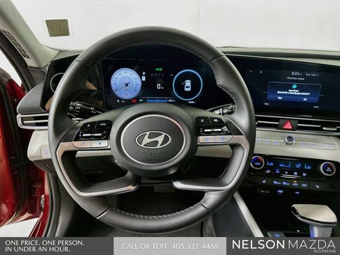 Used 2025 Hyundai Elantra Limited FWD image 13