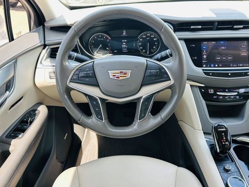 Used 2020 Cadillac XT5 Premium Luxury w/ LPO, Floor Liner Package FWD image 16