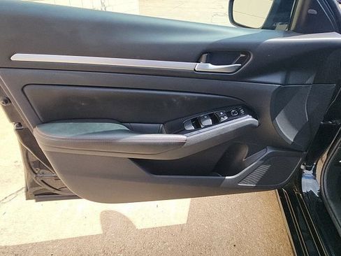 Used 2025 Nissan Altima 2.5 SR FWD image 24