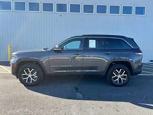 Used 2024 Jeep Grand Cherokee Limited image 4