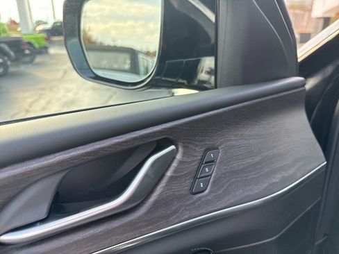 New 2025 Jeep Grand Cherokee Overland image 27