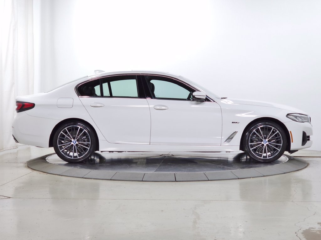 Used 2023 BMW 530e xDrive w/ Premium Package AWD/4WD image 11