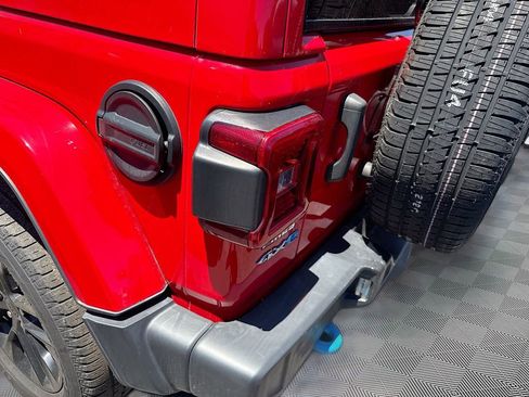 Used 2022 Jeep Wrangler Unlimited Sahara w/ Cold Weather Group image 9