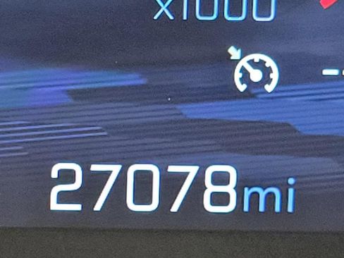 Used 2025 Chevrolet Equinox LT image 3